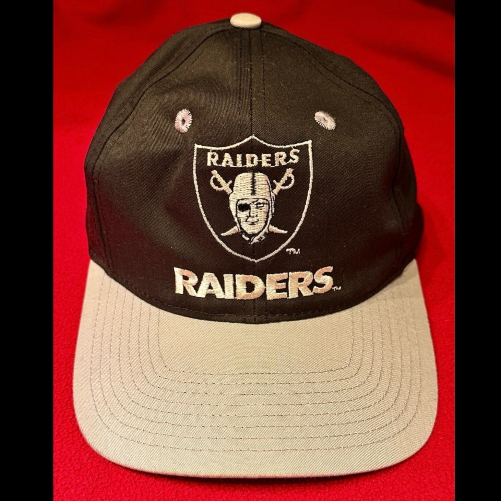 VINTAGE 1990s OAKLAND LA RAIDERS TRUCKER STYLE BASEBALL CAP EASTPORT SNAPBACK EC